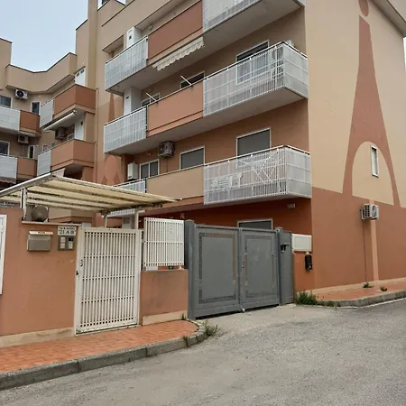 Apartment A Casa Di Lorenza Taranto