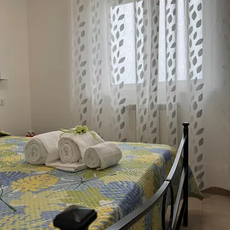 Apartment A Casa Di Lorenza Taranto
